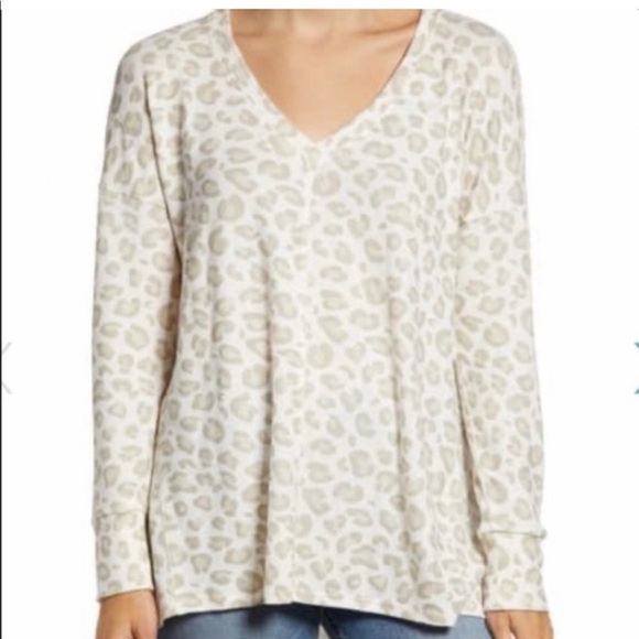 Gibson Nordstrom V-Neck Tunic Top in Oatmeal Animal Print size small - Picture 10 of 10